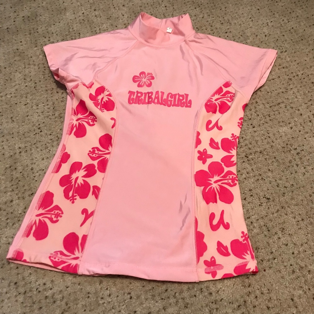 Tribalgirl Fitted Rashguard - Picture 2 of 4